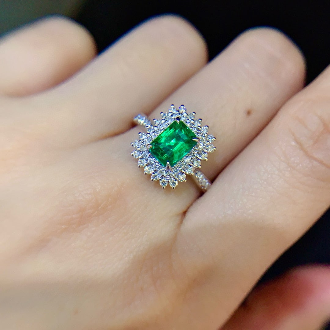 14k Gold 1.44 Ctw Vivid Green Natural Emerald & Diamond Ring - 5