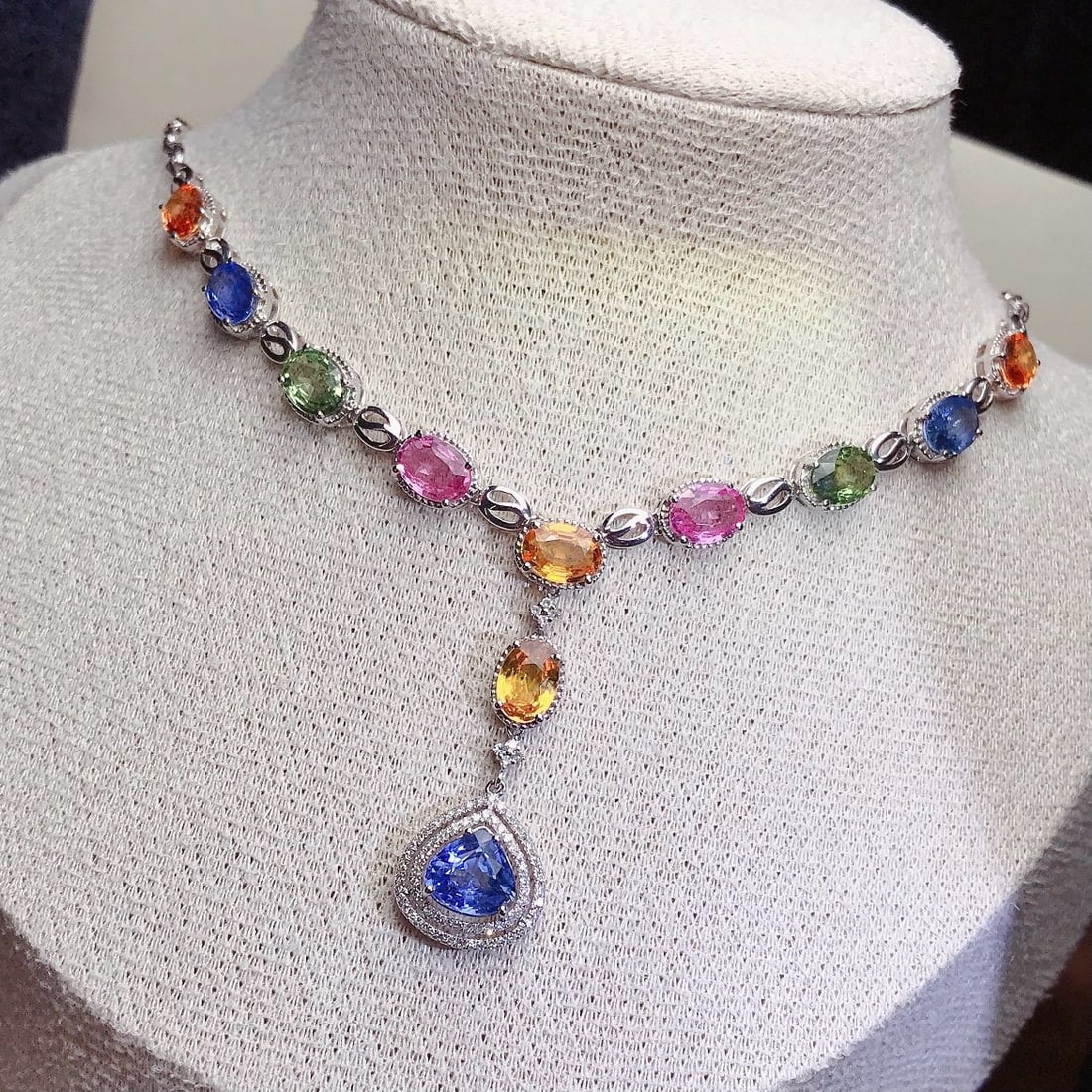 14k Gold 9.65 Ct Natural Sapphire & Diamond Necklace - 2