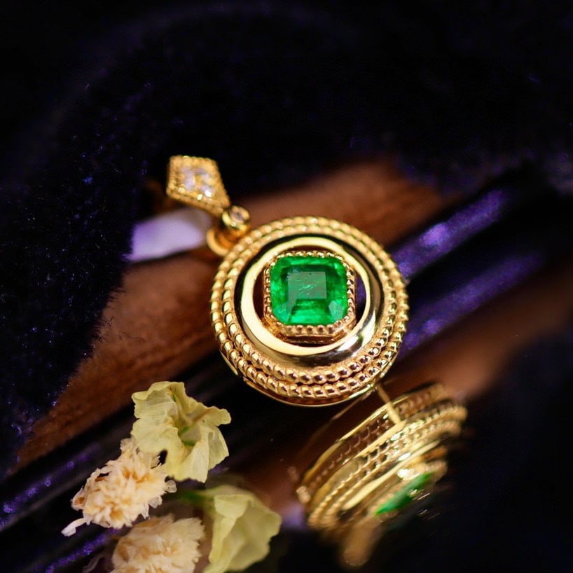 14k Gold 0.5 Ct Vivid Green Natural Emerald & Diamond Pendant( Without Chain ) - 2