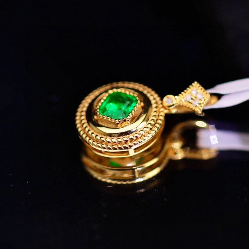 14k Gold 0.5 Ct Vivid Green Natural Emerald & Diamond Pendant( Without Chain ) - 3