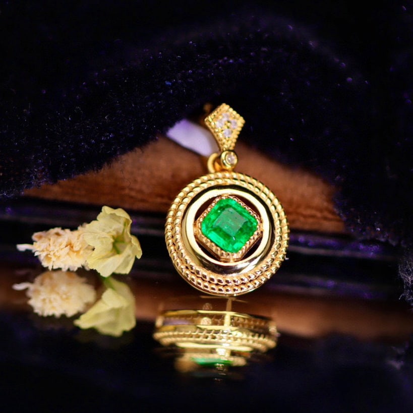 14k Gold 0.5 Ct Vivid Green Natural Emerald & Diamond Pendant( Without Chain ) - 4