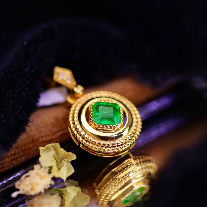 14k Gold 0.5 Ct Vivid Green Natural Emerald & Diamond Pendant( Without Chain ) - 5