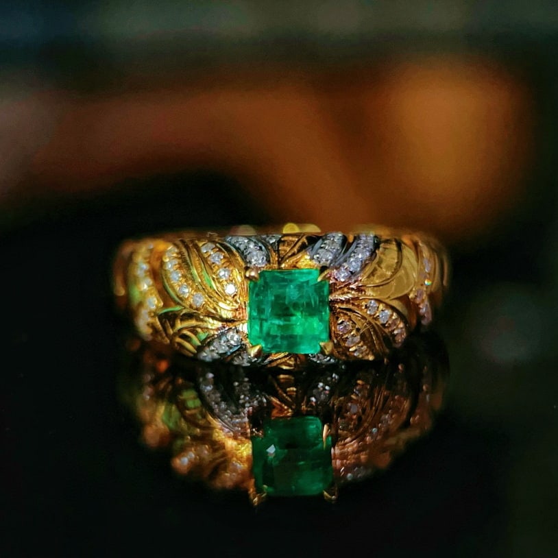 14k Gold 0.6 Ct Natural Emerald & Diamond Ring - 2