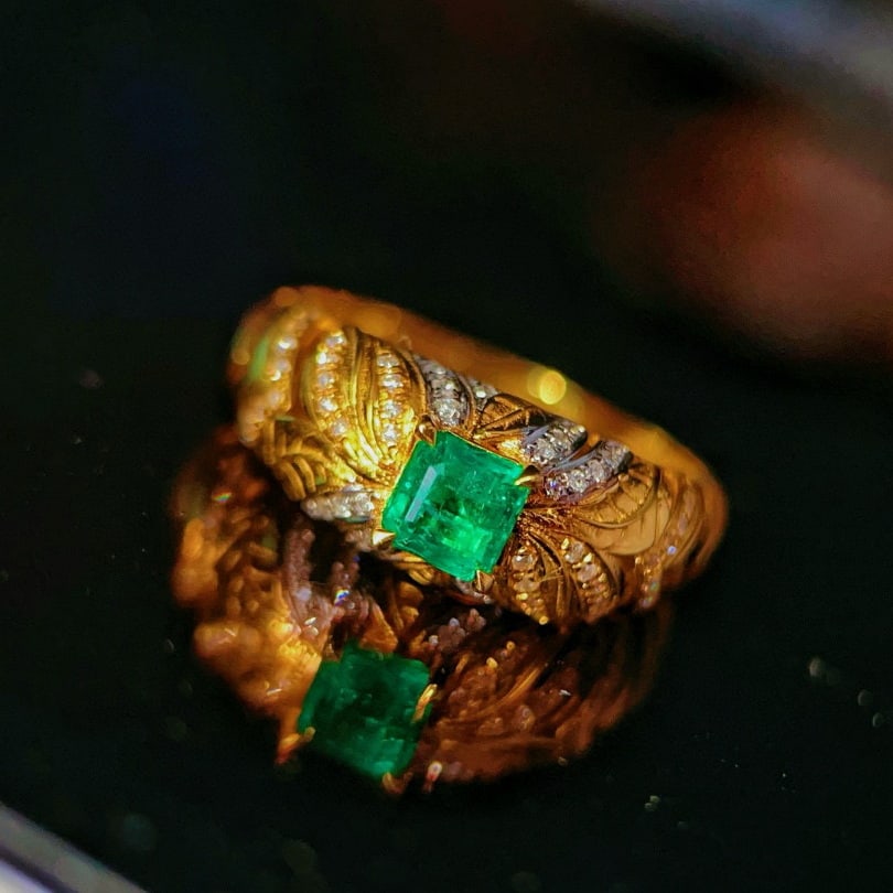 14k Gold 0.6 Ct Natural Emerald & Diamond Ring - 3