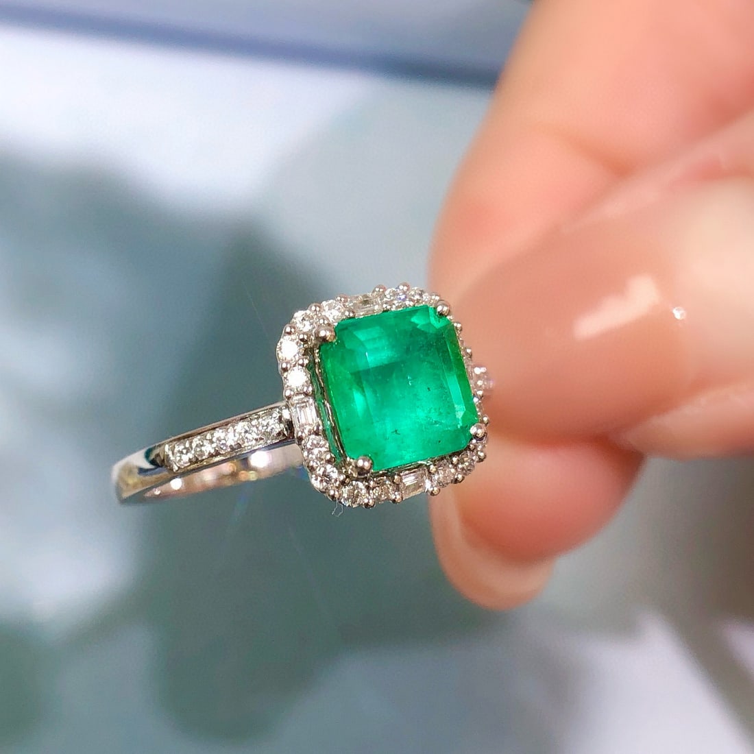 14k Gold 1.33 Ctw Natural Emerald & Diamond Ring - 4
