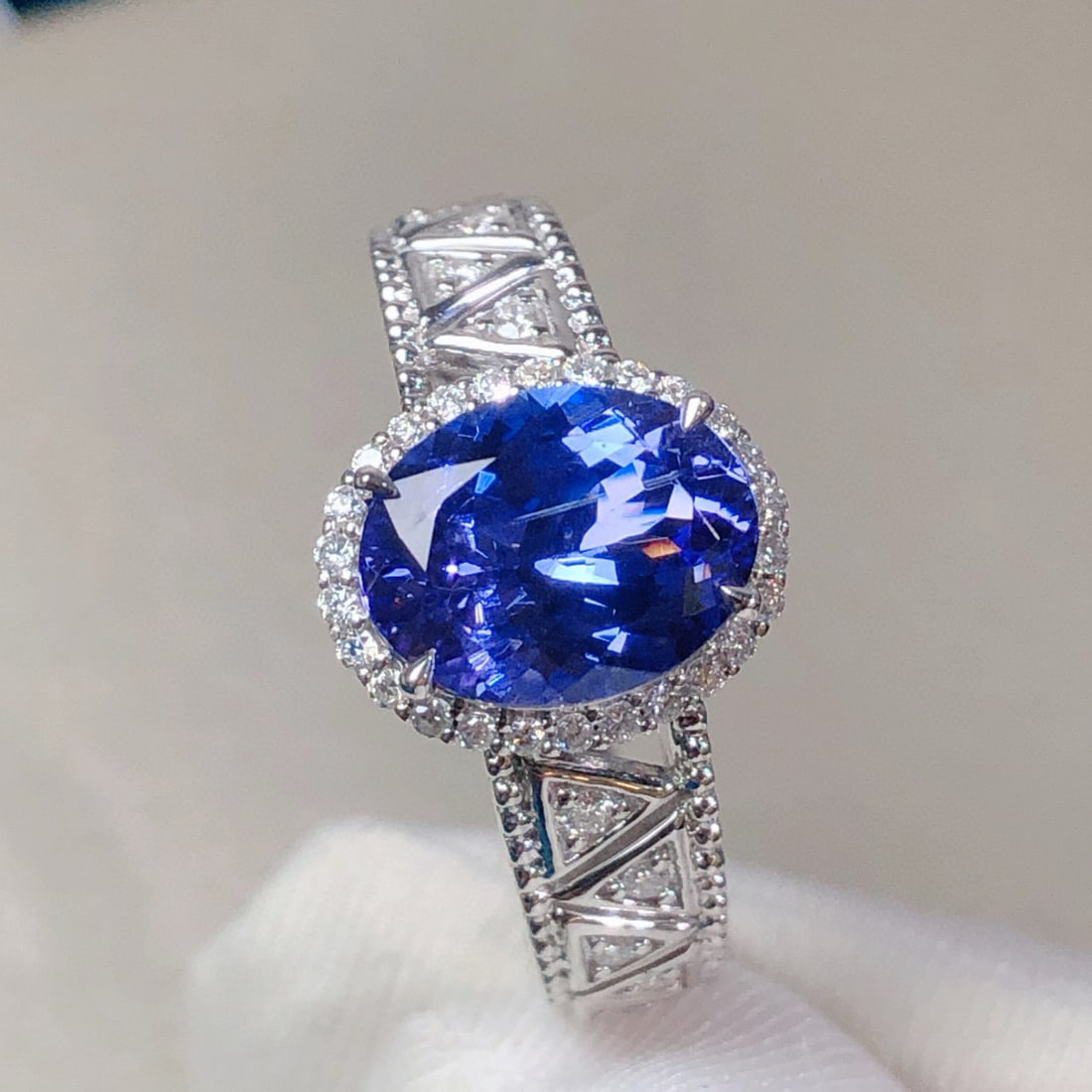 14k Gold 2.46 Ctw Natural Tanzanite & Diamond Ring - 6