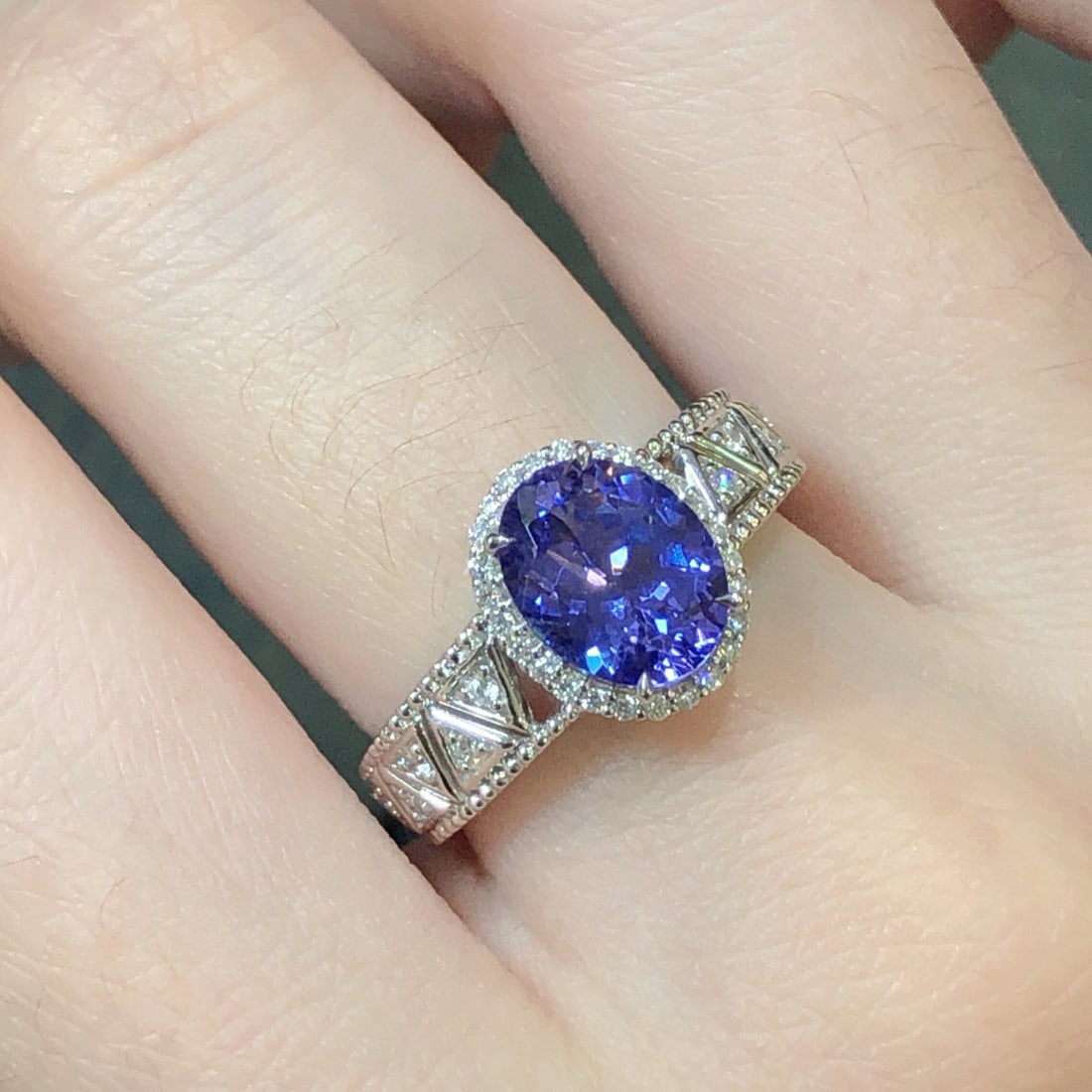 14k Gold 2.46 Ctw Natural Tanzanite & Diamond Ring - 8