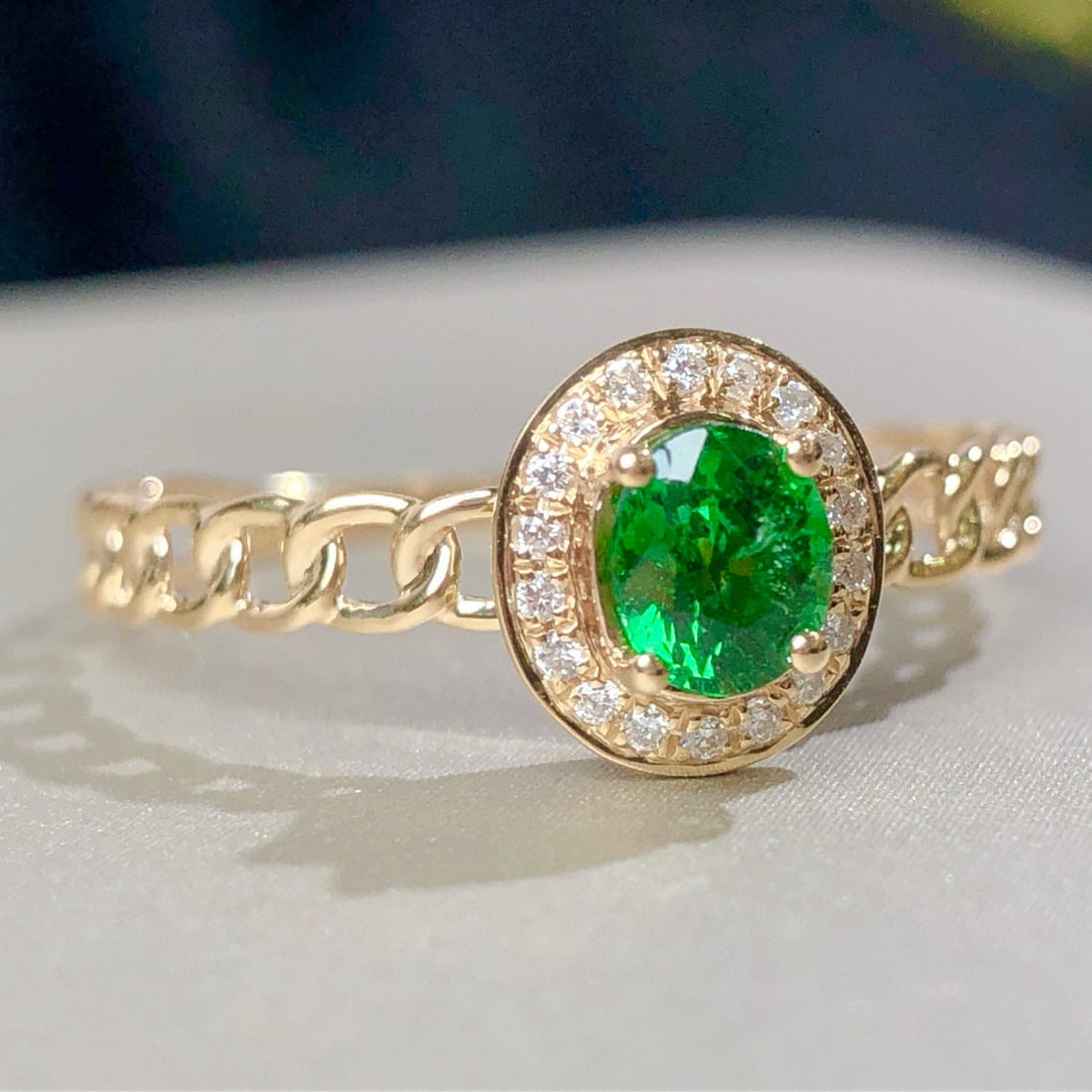 14k Gold 0.45 Ctw Natural Tsavorite & Diamond Ring - 4