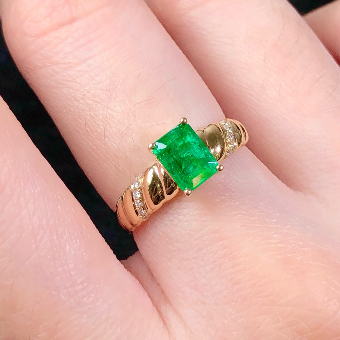 14k Gold 1.06 Ctw Vivid Green Natural Emerald & Diamond Ring - 8