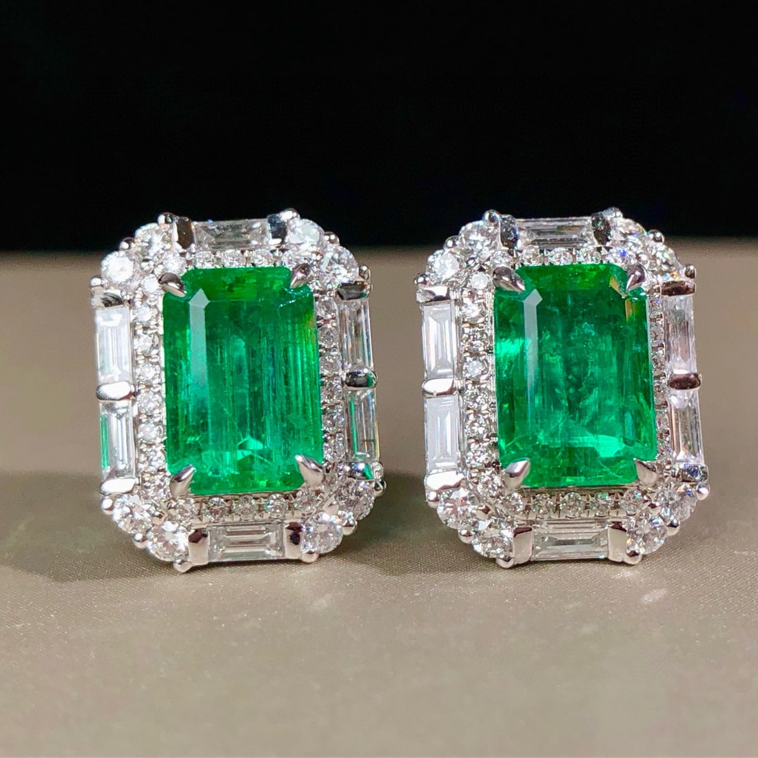 14k Gold 3.08 Ctw Vivid Green Natural Emerald & Diamond Earrings - 3