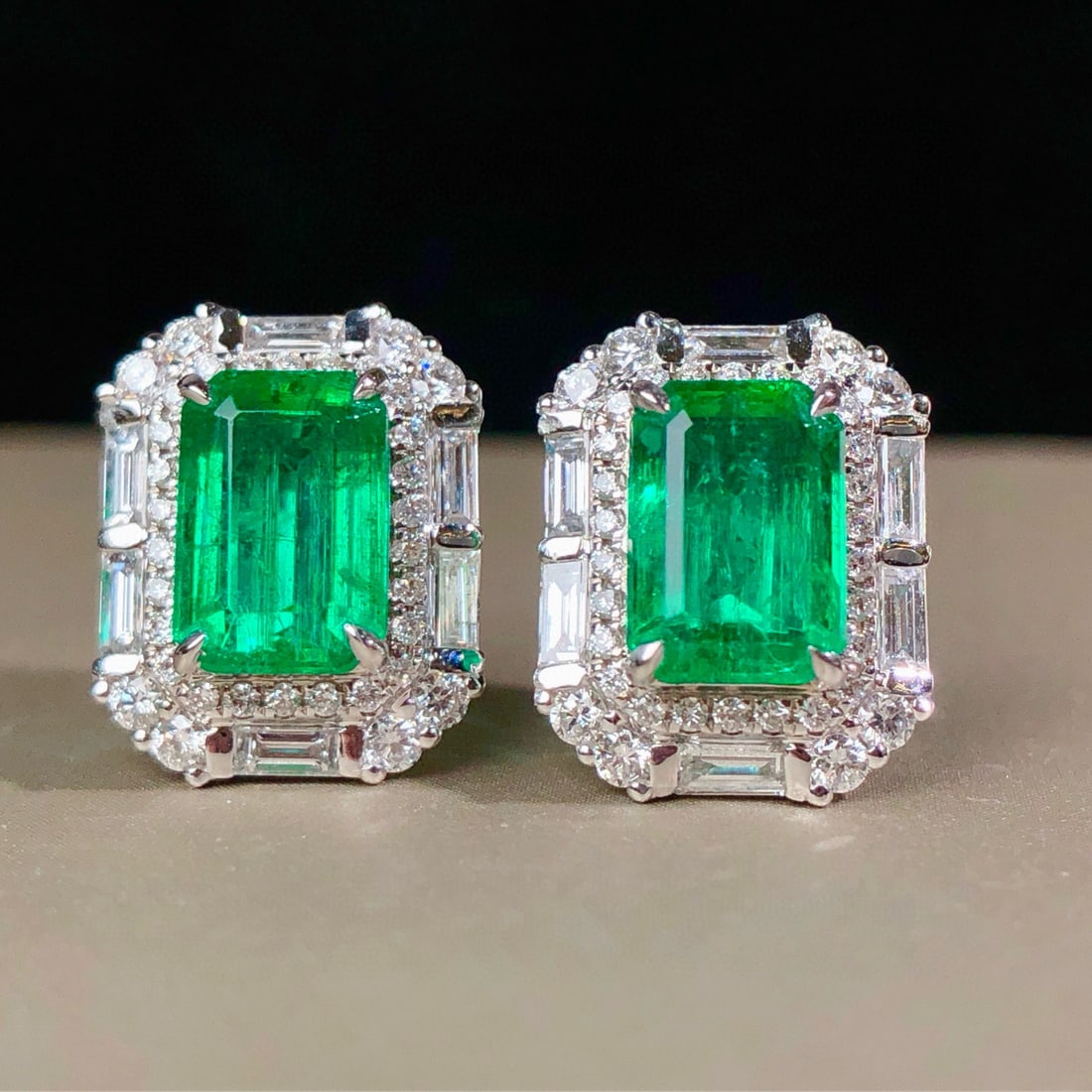 14k Gold 3.08 Ctw Vivid Green Natural Emerald & Diamond Earrings - 4