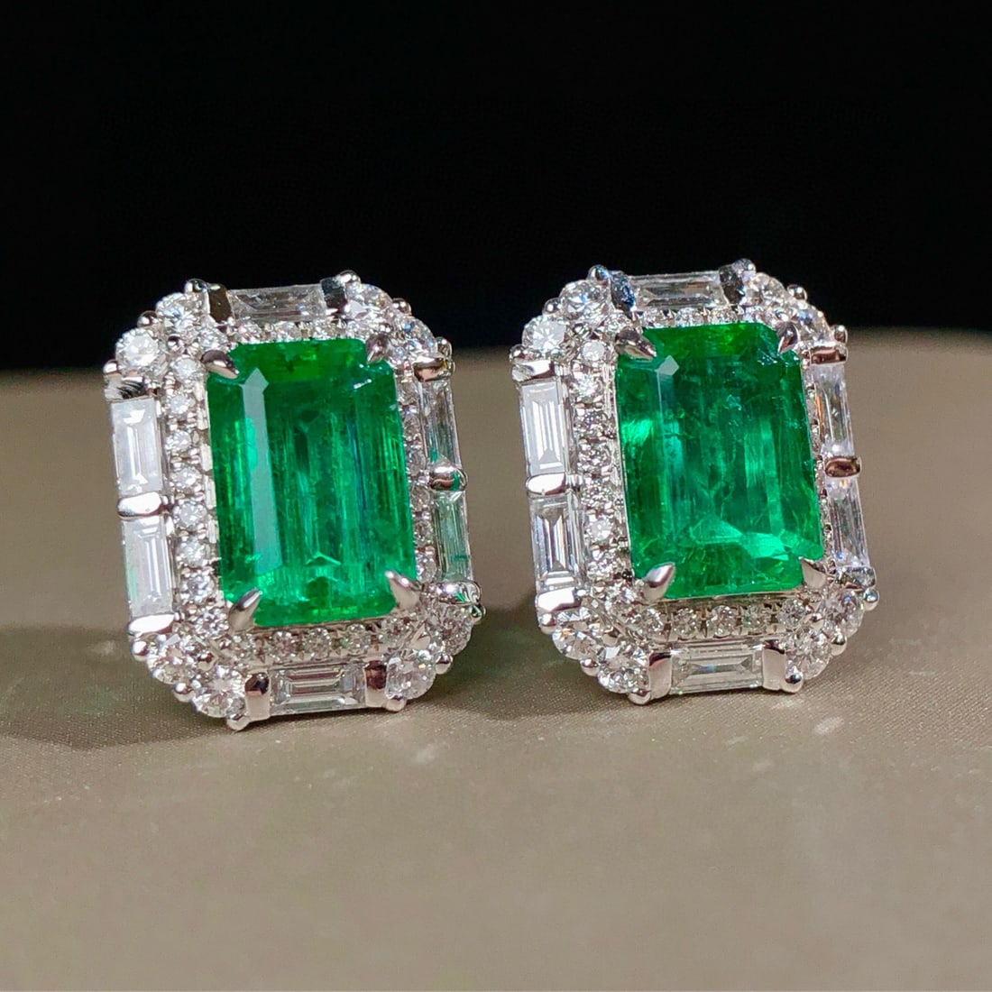 14k Gold 3.08 Ctw Vivid Green Natural Emerald & Diamond Earrings - 5