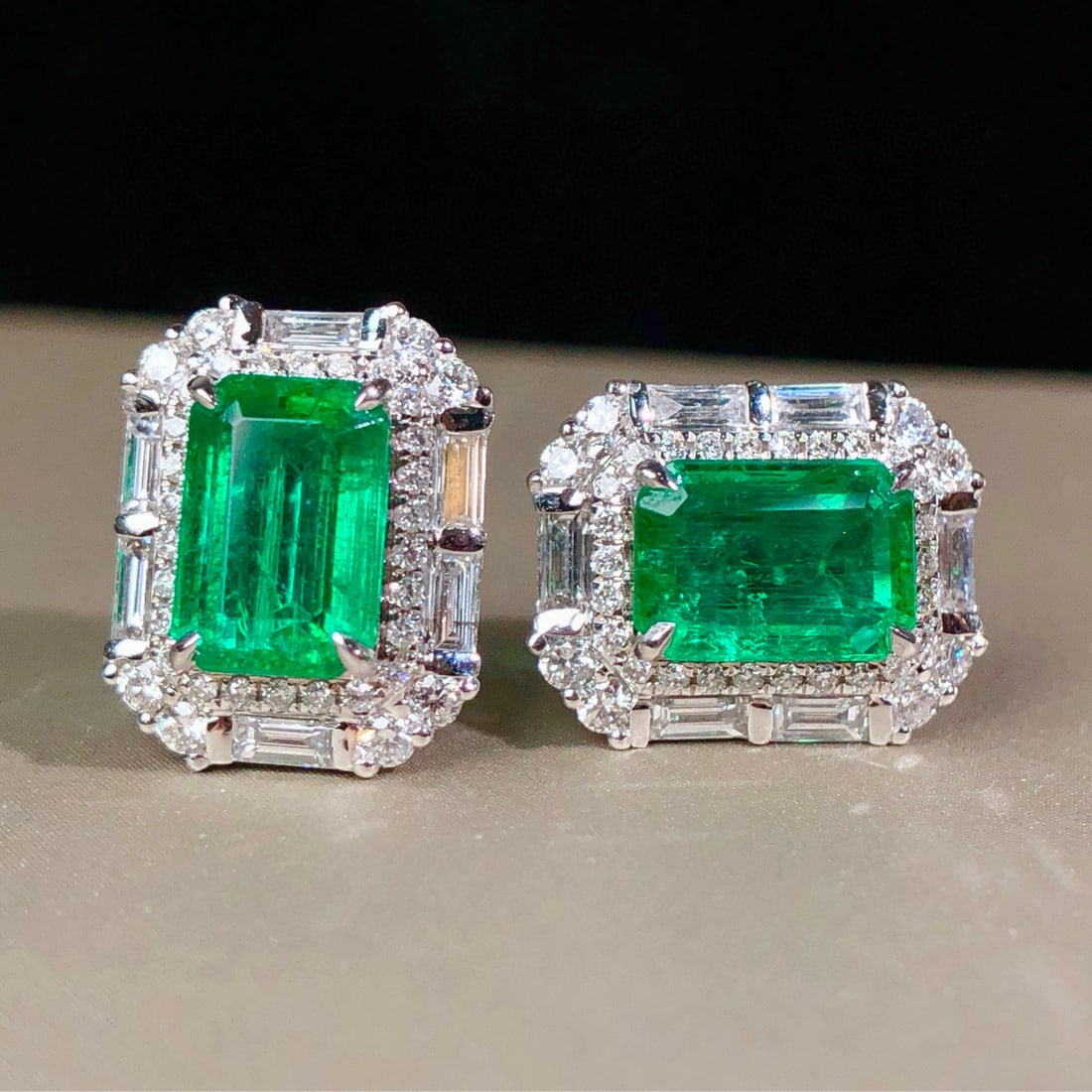 14k Gold 3.08 Ctw Vivid Green Natural Emerald & Diamond Earrings - 6
