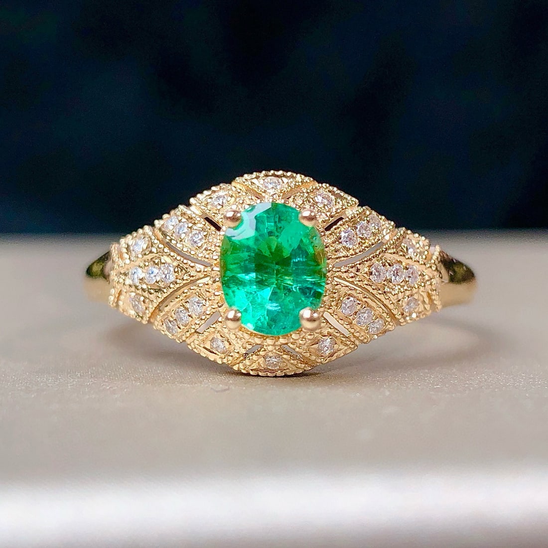 14k Gold 0.47 Ctw Vivid Green Natural Emerald & Diamond Ring - 4