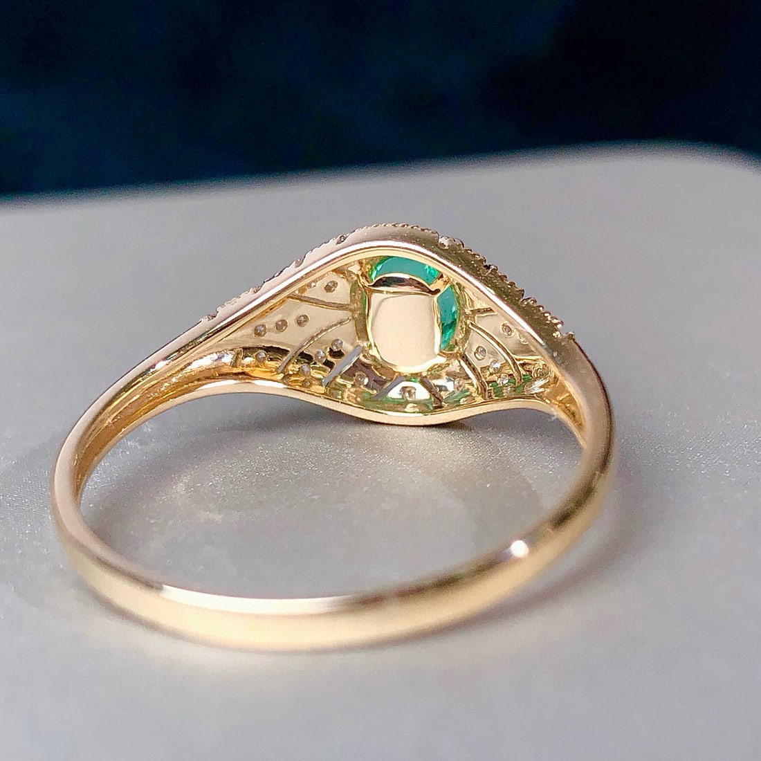 14k Gold 0.47 Ctw Vivid Green Natural Emerald & Diamond Ring - 5