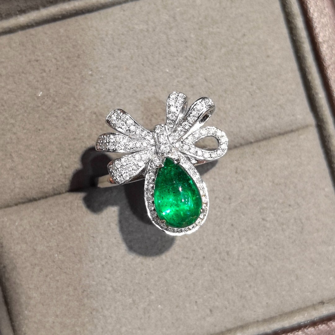 14k Gold 2.14 Ctw Vivid Green Natural Emerald & Diamond Ring - 4