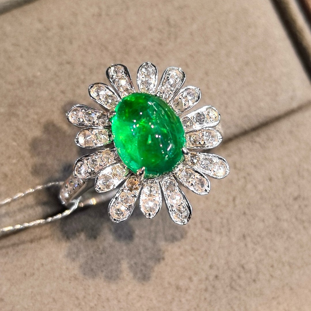 14k Gold 3.28 Ctw Vivid Green Natural Emerald & Diamond Ring - 2