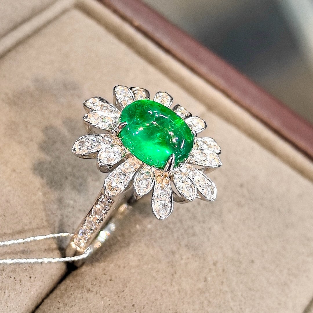 14k Gold 3.28 Ctw Vivid Green Natural Emerald & Diamond Ring - 6