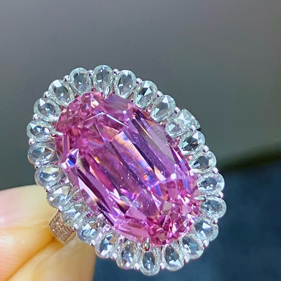 14k Gold 10.88 Ctw Natural Kunzite & Sapphire Ring - 4