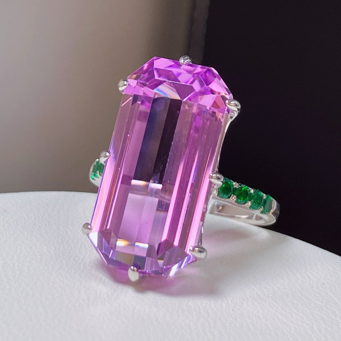 14k Gold 17.11 Ctw Natural Kunzite & Tsavorite Ring - 6