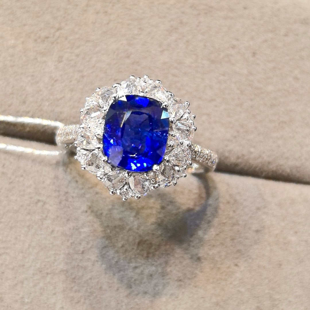 14k Gold 2.77 Ctw Natural Sapphire & Diamond Ring: Ref:230958074 // gold content:14k gold // ring size:7. 25us // // main gemstone:sapphire // shape:cushion // carat weight:2. 15ct // color:royal blue // treatment:natural // // adjacent gemstone 2 : d