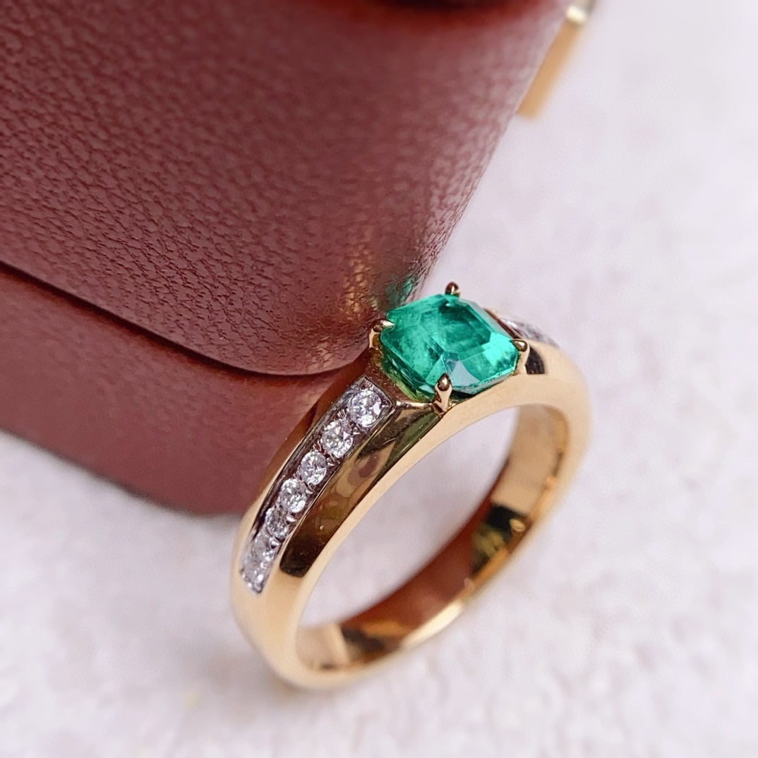14k Gold 0.99 Ctw Natural Emerald & Diamond Ring - 4