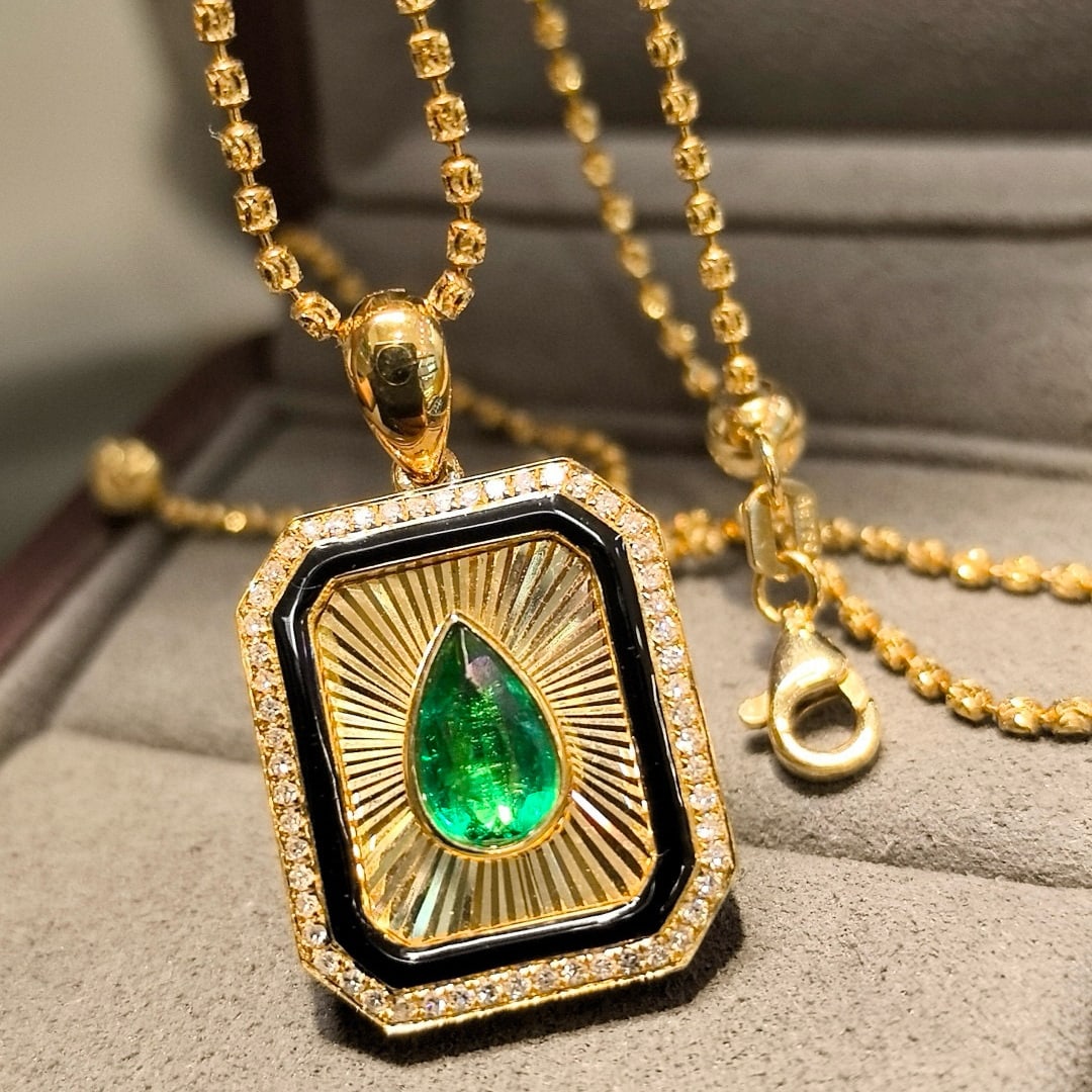 14k Gold 1.28 Ctw Vivid Green Natural Emerald & Diamond Pendant( Without Chain ) - 4