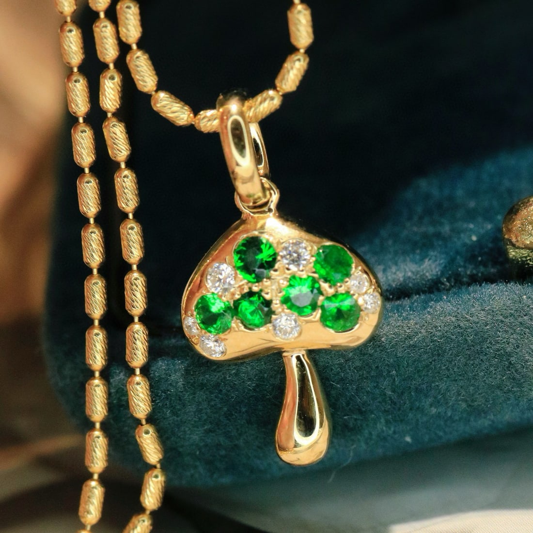 14k Gold 0.41 Ctw Vivid Green Natural Tsavorite & Diamond Pendant( Without Chain ) - 4