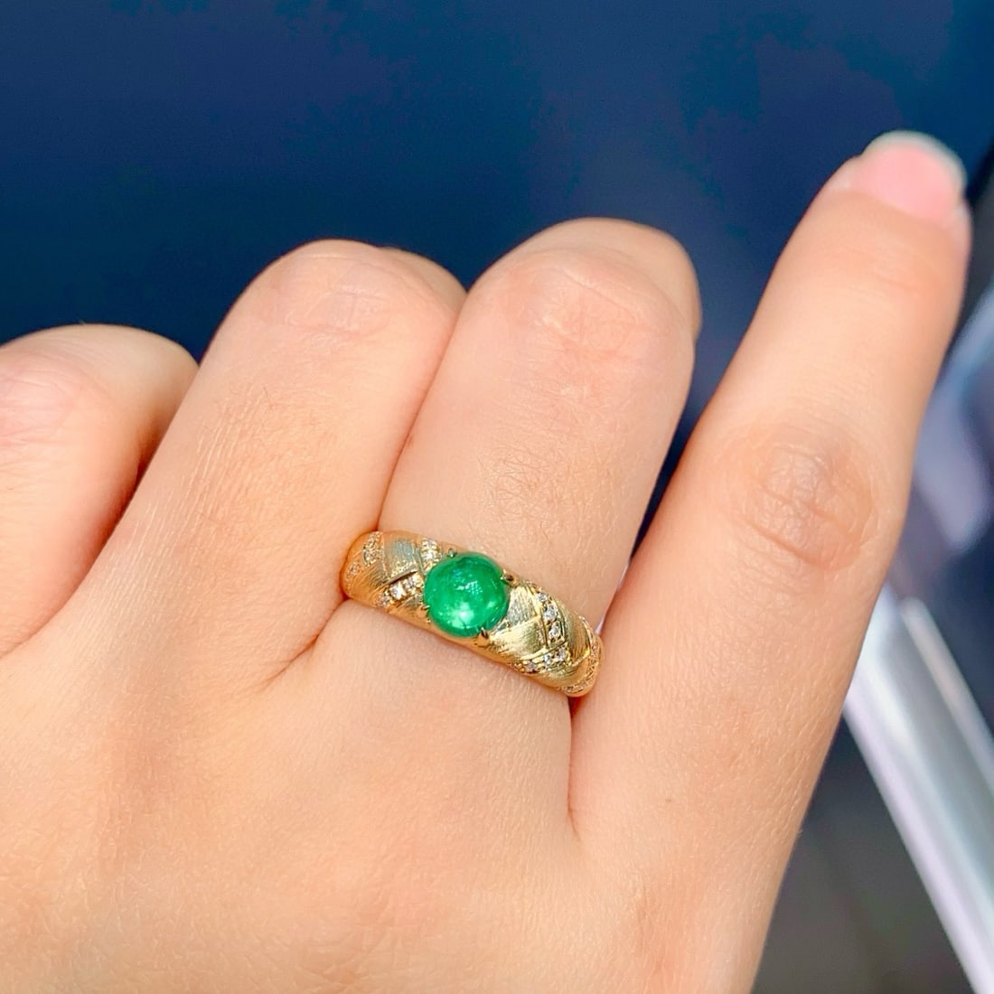 14k Gold 0.95 Ct Vivid Green Natural Emerald & Diamond Ring - 5