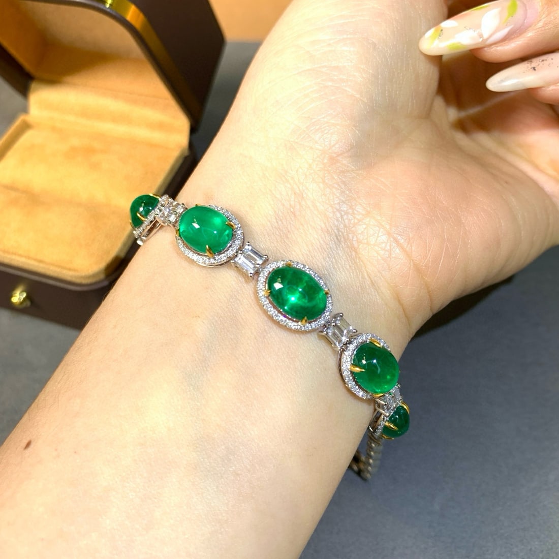 14k Gold 14.21 Ctw Vivid Green Natural Emerald & Sapphire Bracelet - 5