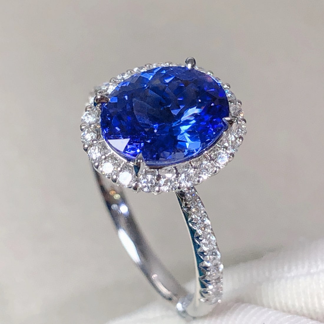 14k Gold 2.84 Ctw Natural Tanzanite & Diamond Ring - 2