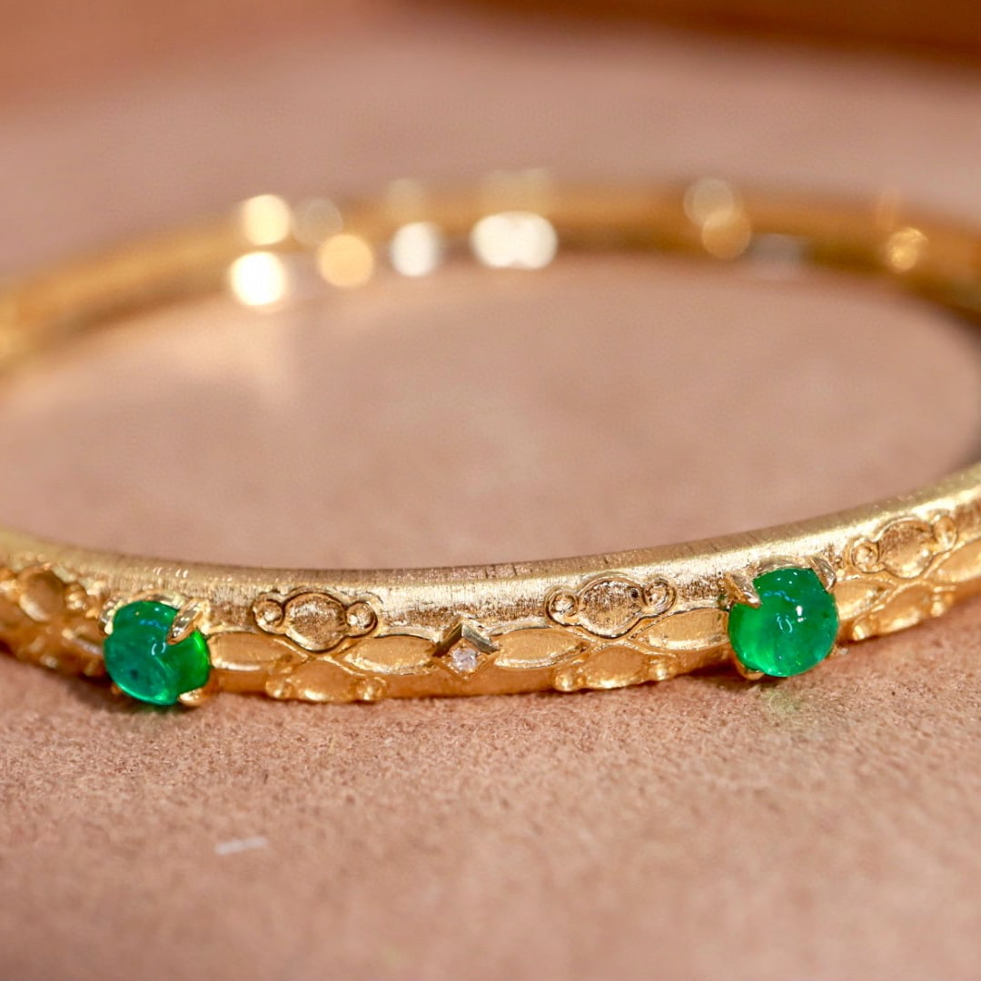 14k Gold 2.94 Ctw Natural Emerald & Diamond Bangle - 5