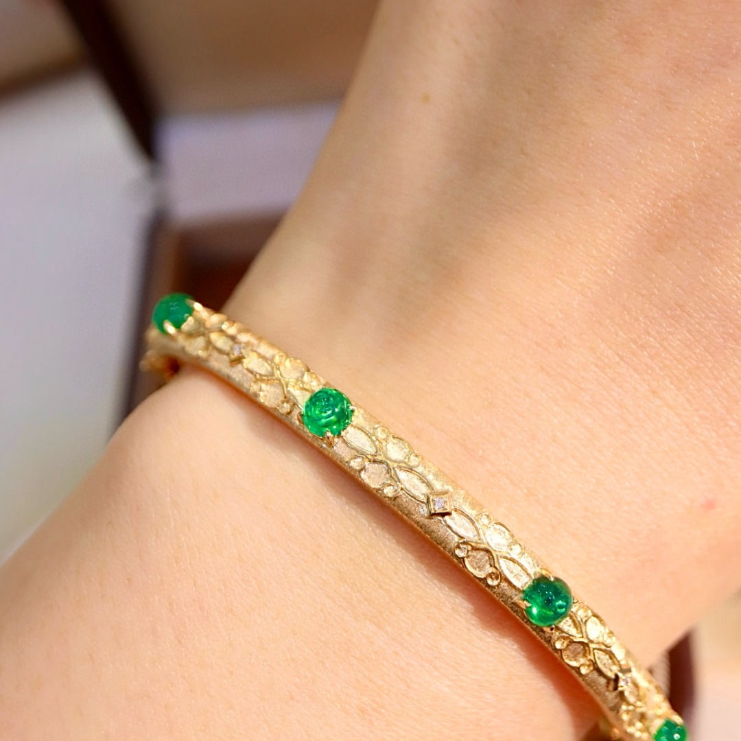 14k Gold 2.94 Ctw Natural Emerald & Diamond Bangle - 6