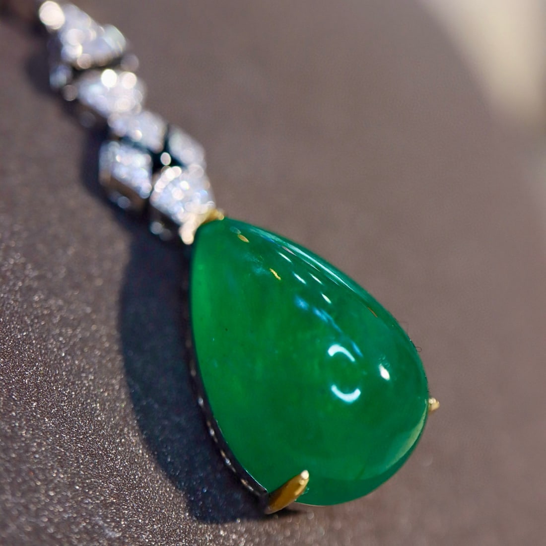 14k Gold 16.40 Ctw Vivid Green Natural Emerald & Diamond Necklace - 6