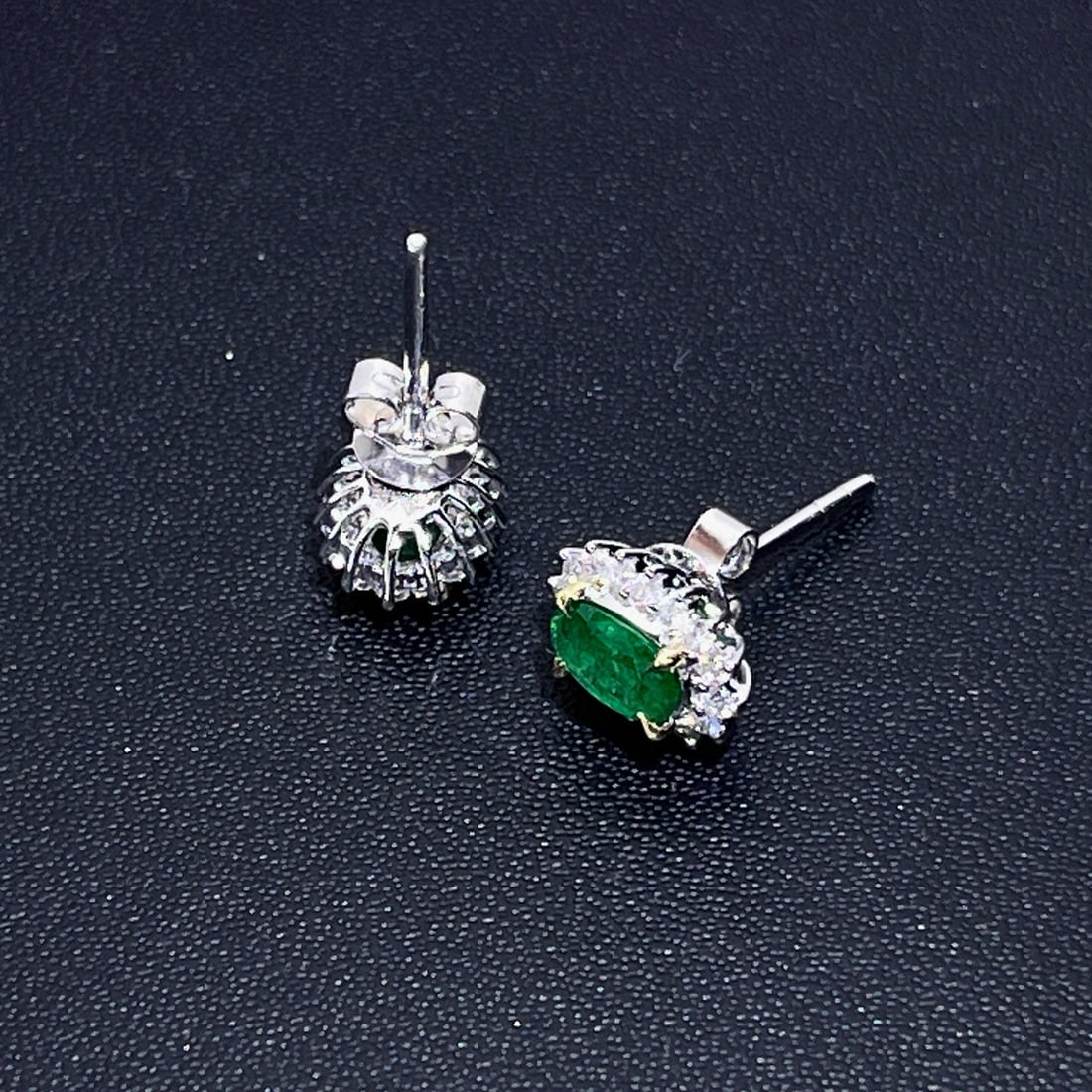 14k Gold 0.94 Ctw Vivid Green Natural Emerald & Diamond Earrings - 6