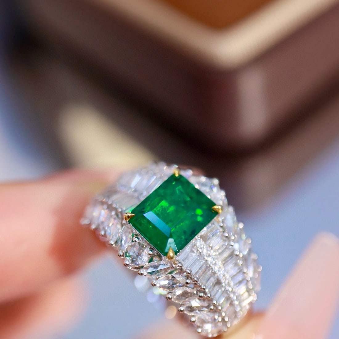 14k Gold 2.75 Ctw Vivid Green Natural Emerald & Diamond Ring - 2