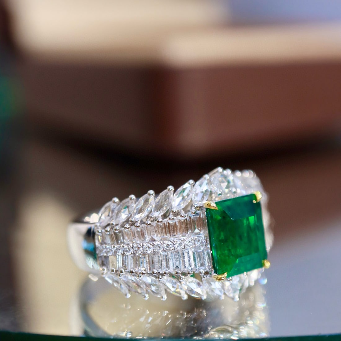 14k Gold 2.75 Ctw Vivid Green Natural Emerald & Diamond Ring - 7