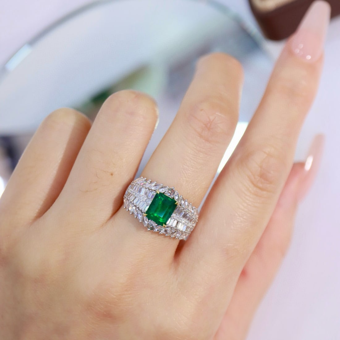14k Gold 2.75 Ctw Vivid Green Natural Emerald & Diamond Ring - 8