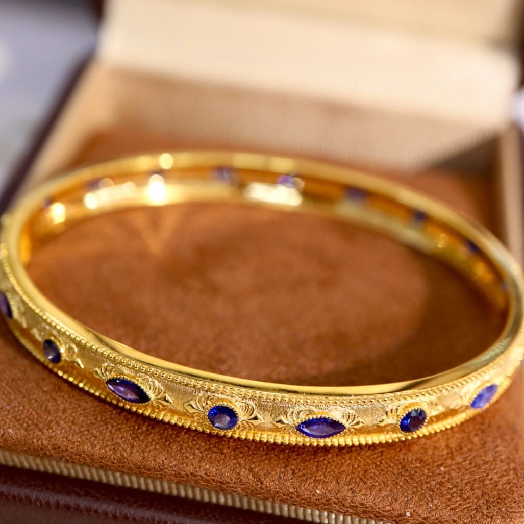 14k Gold 2.8 Ct Natural Sapphire Bangle - 2