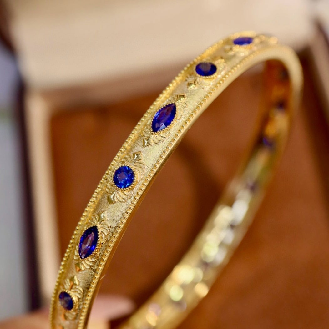 14k Gold 2.8 Ct Natural Sapphire Bangle - 3