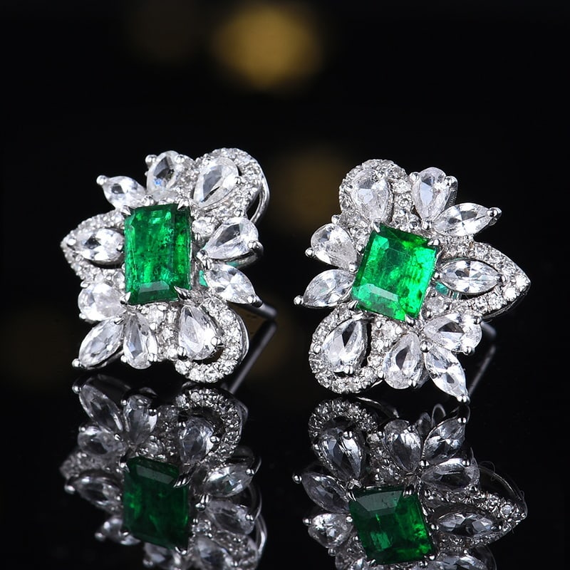 14k Gold 0.72 Ctw Vivid Green Natural Emerald & Diamond Earrings - 2