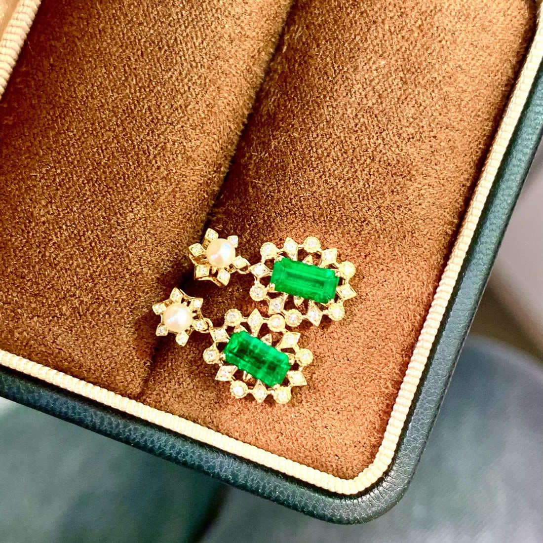 14k Gold 1.21 Ctw Vivid Green Natural Emerald & Diamond Earrings - 2