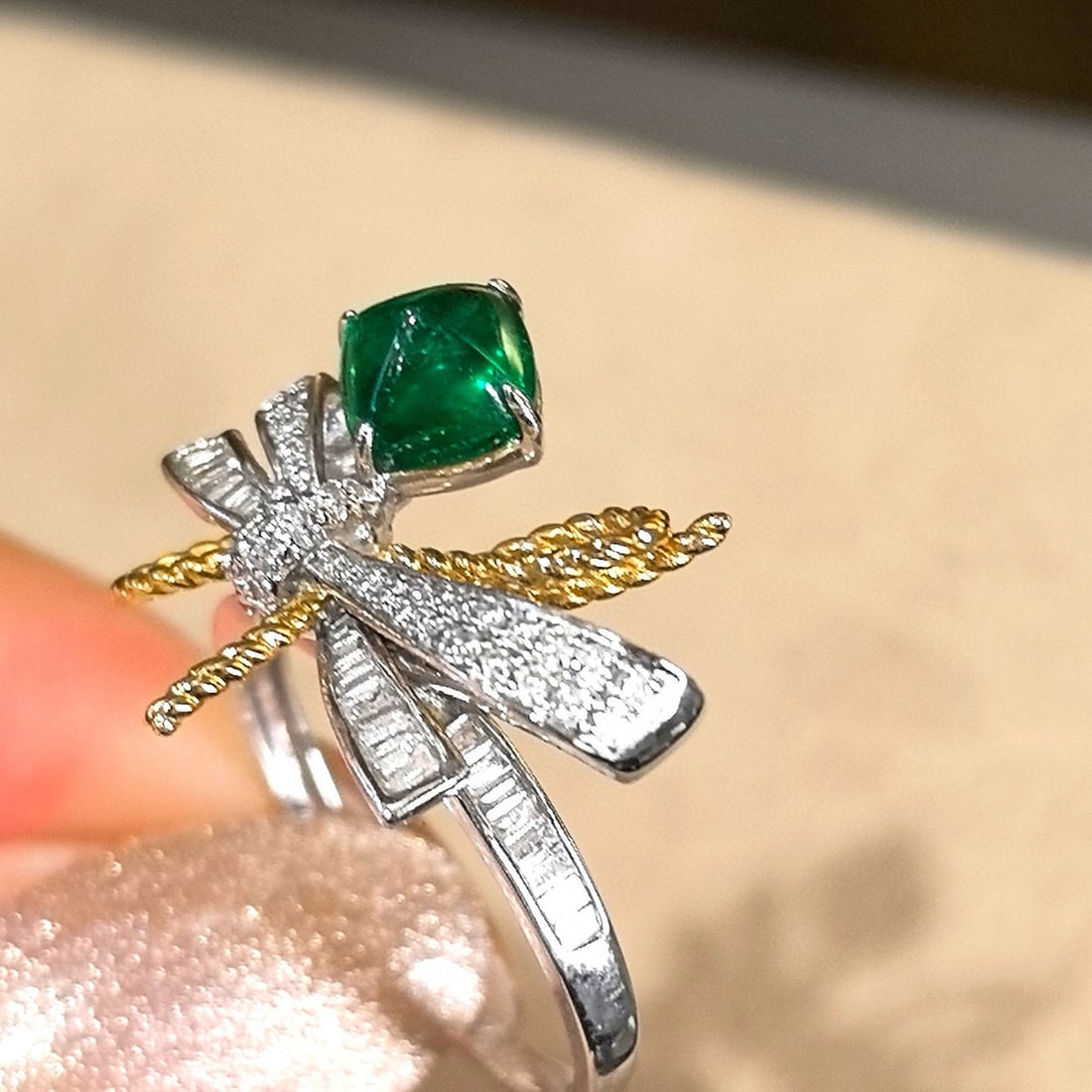 14k Gold 1.75 Ctw Vivid Green Natural Emerald & Diamond Ring - 3