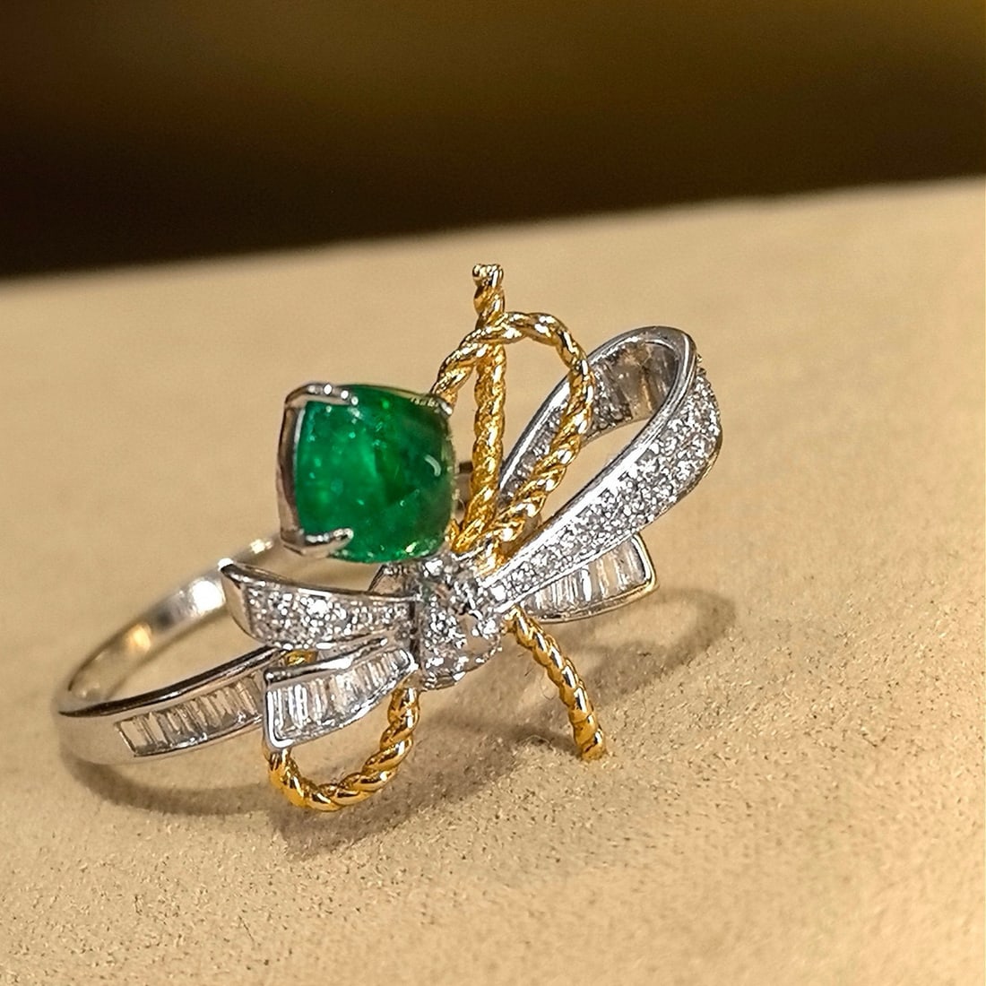 14k Gold 1.75 Ctw Vivid Green Natural Emerald & Diamond Ring - 5