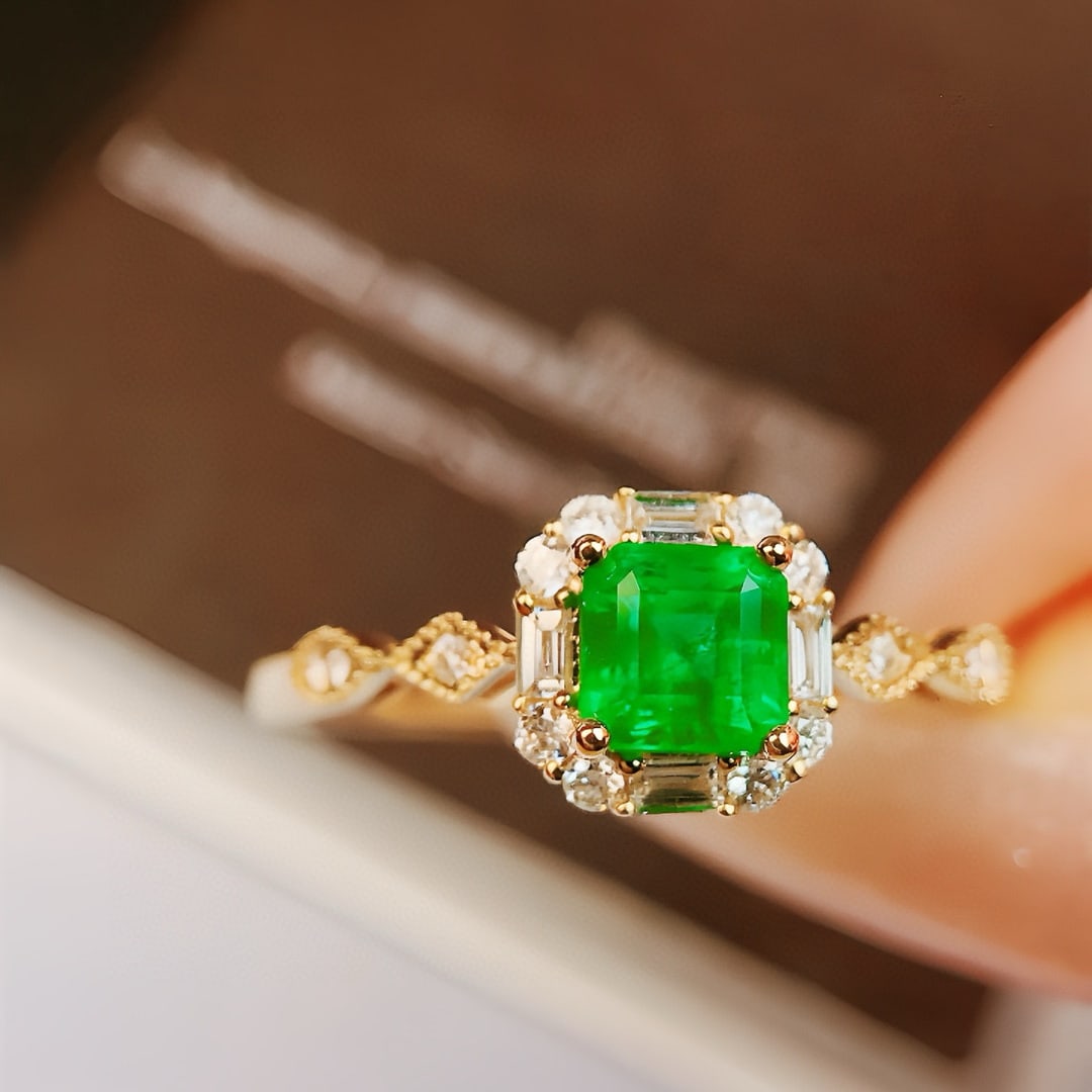 14k Gold 0.67 Ctw Vivid Green Natural Emerald & Diamond Ring - 2