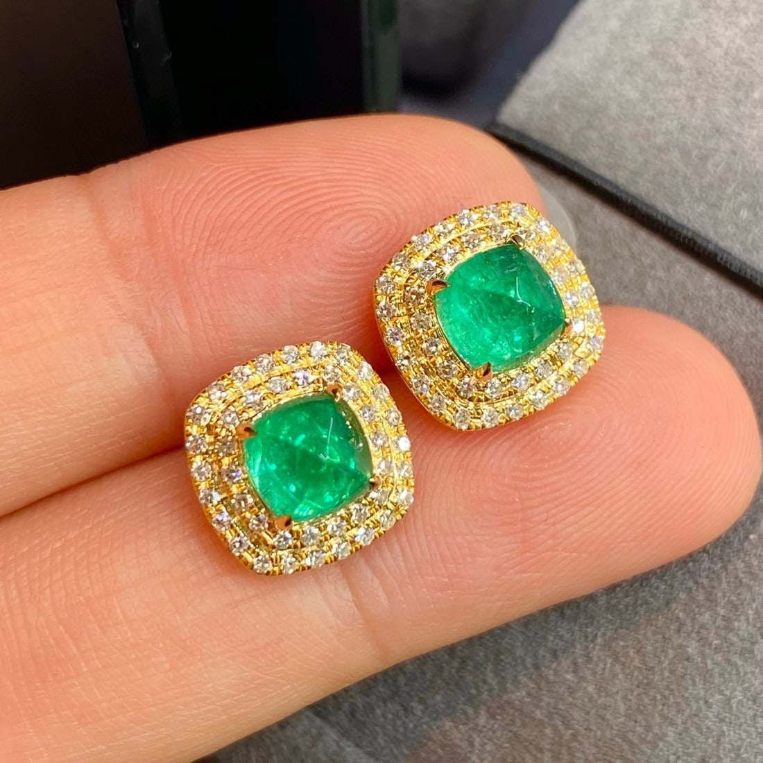 14k Gold 2.71 Ctw Natural Emerald & Diamond Earrings - 4