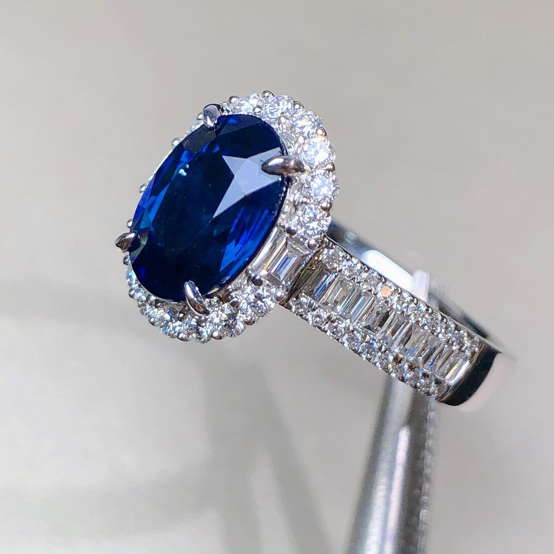 14k Gold 2.90 Ctw Natural Sapphire & Diamond Ring - 4