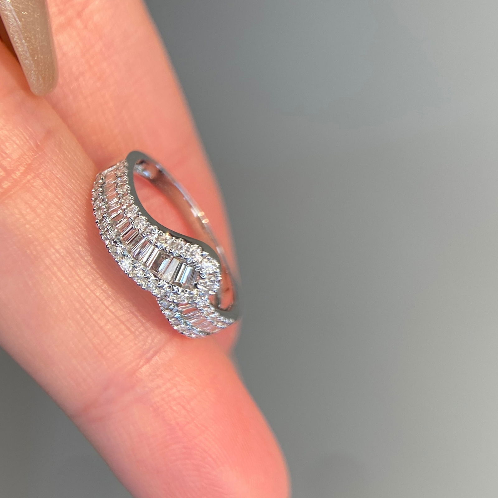 14k Gold 0.6 Ct Natural H Diamond Ring - 5