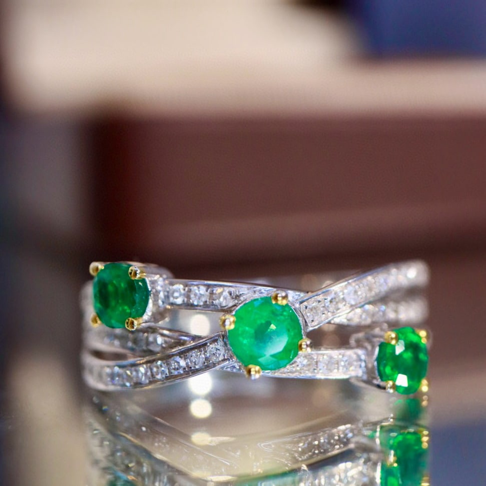 14k Gold 1.05 Ctw Natural Emerald & Diamond Ring - 4