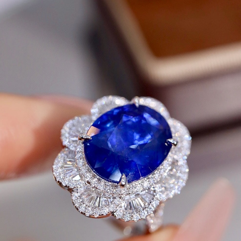 14k Gold 7.16 Ctw Vivid Blue Natural Sapphire & Diamond Ring - 5